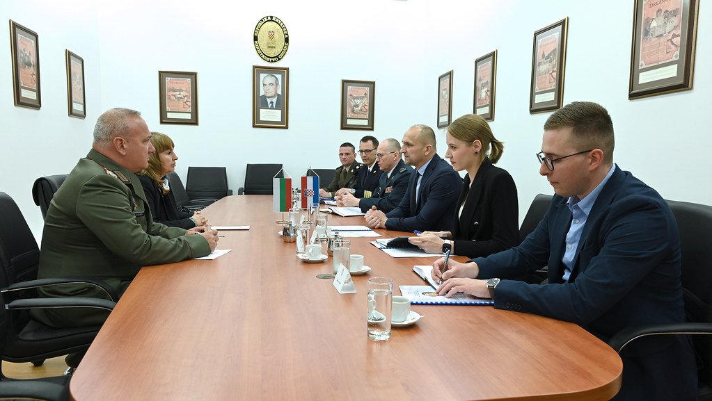 Среща на посланик Ива Крулева с вицепремиера и министър на отбраната на Хърватия Иван Анушич